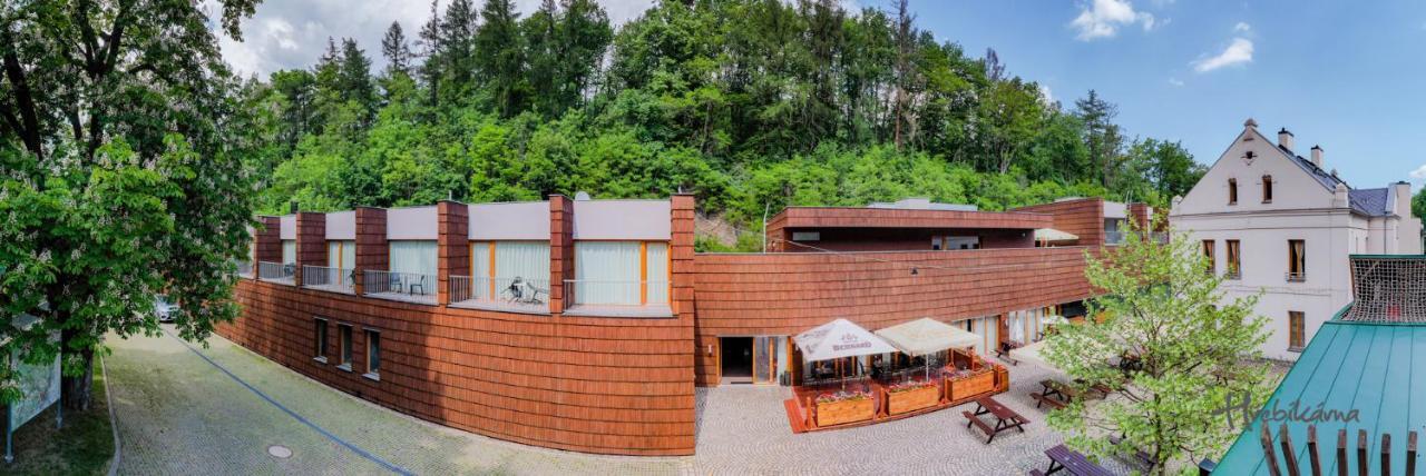 Restaurace A Pension Hrebikarna ホムトフ エクステリア 写真
