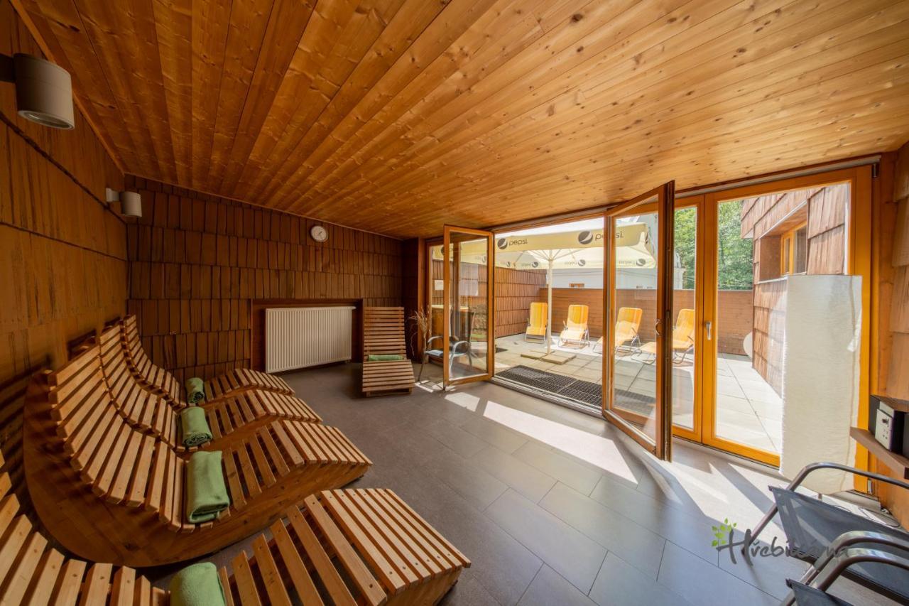 Restaurace A Pension Hrebikarna ホムトフ エクステリア 写真