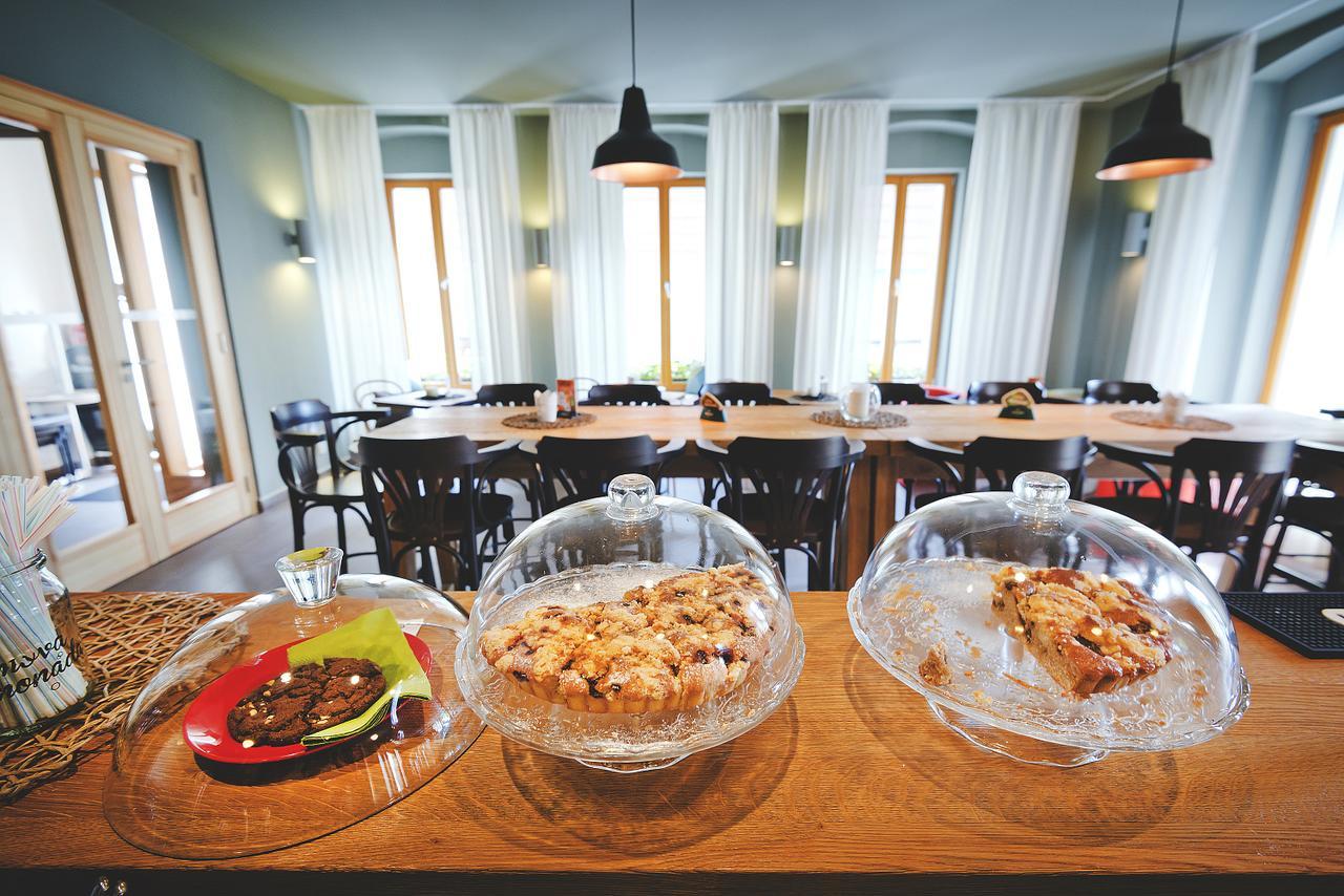Restaurace A Pension Hrebikarna ホムトフ エクステリア 写真